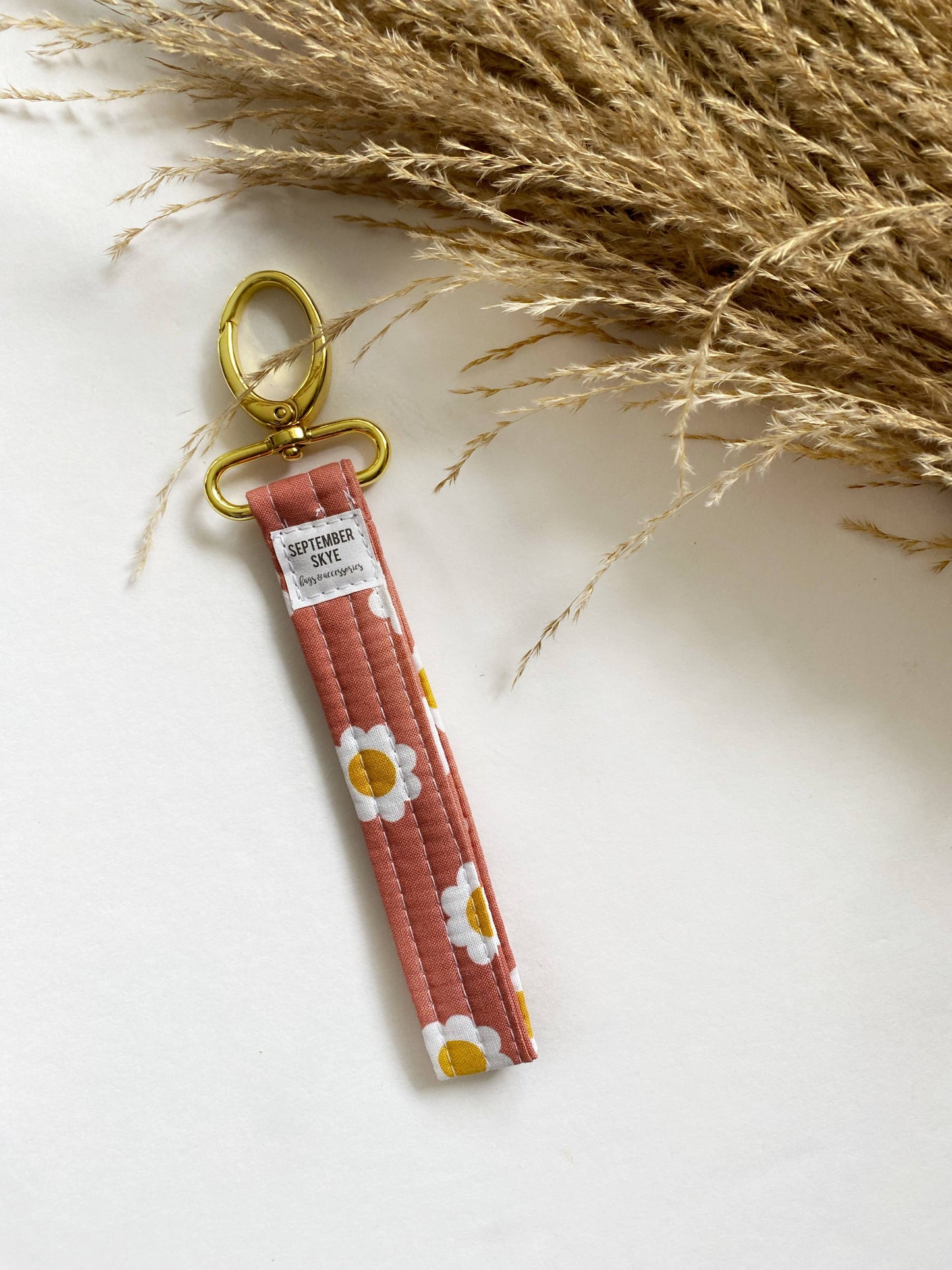 Key Fob: Floral Daisy