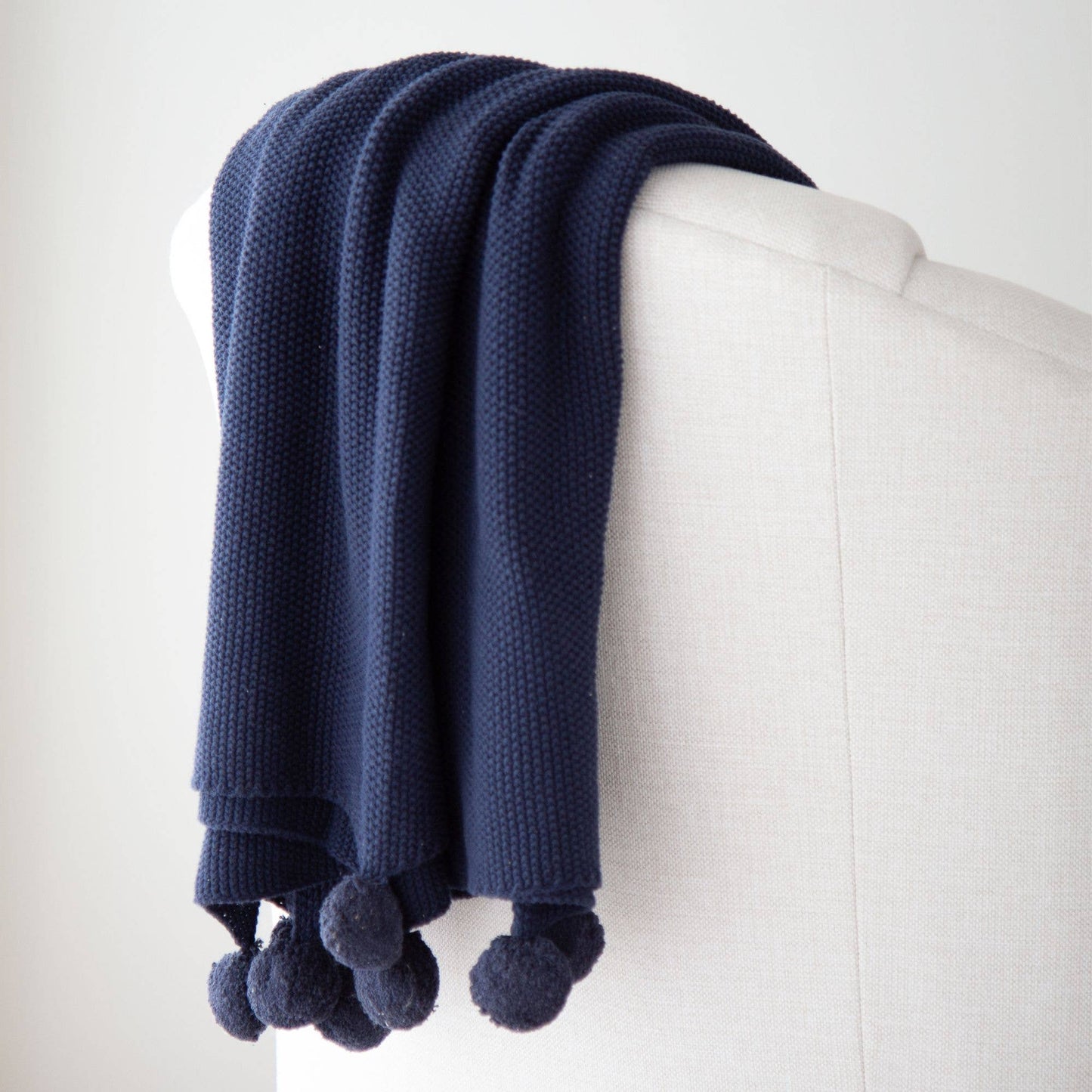 Aria Cotton Seedstitch Throw with Pompoms: Mushroom