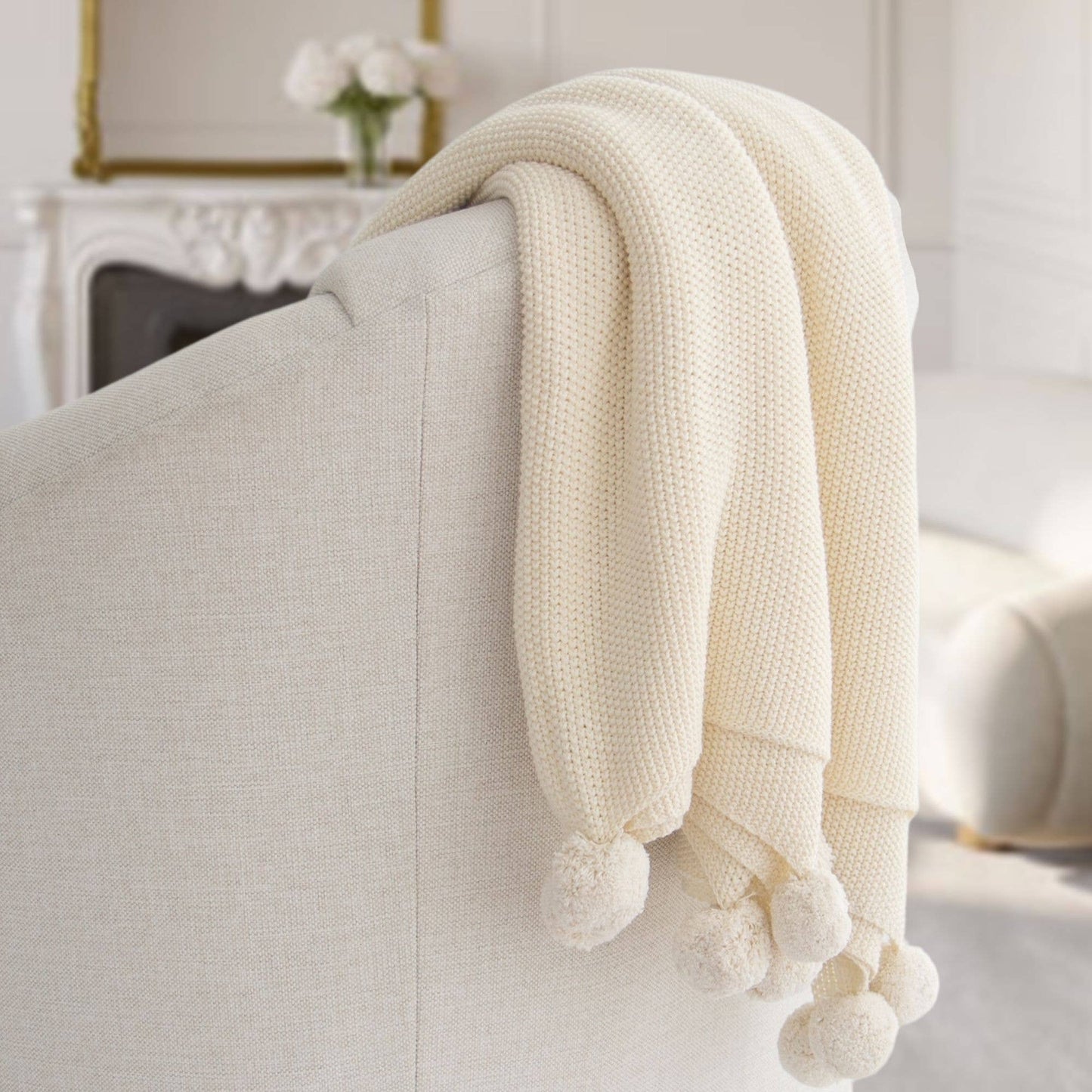 Aria Cotton Seedstitch Throw with Pompoms: Mushroom