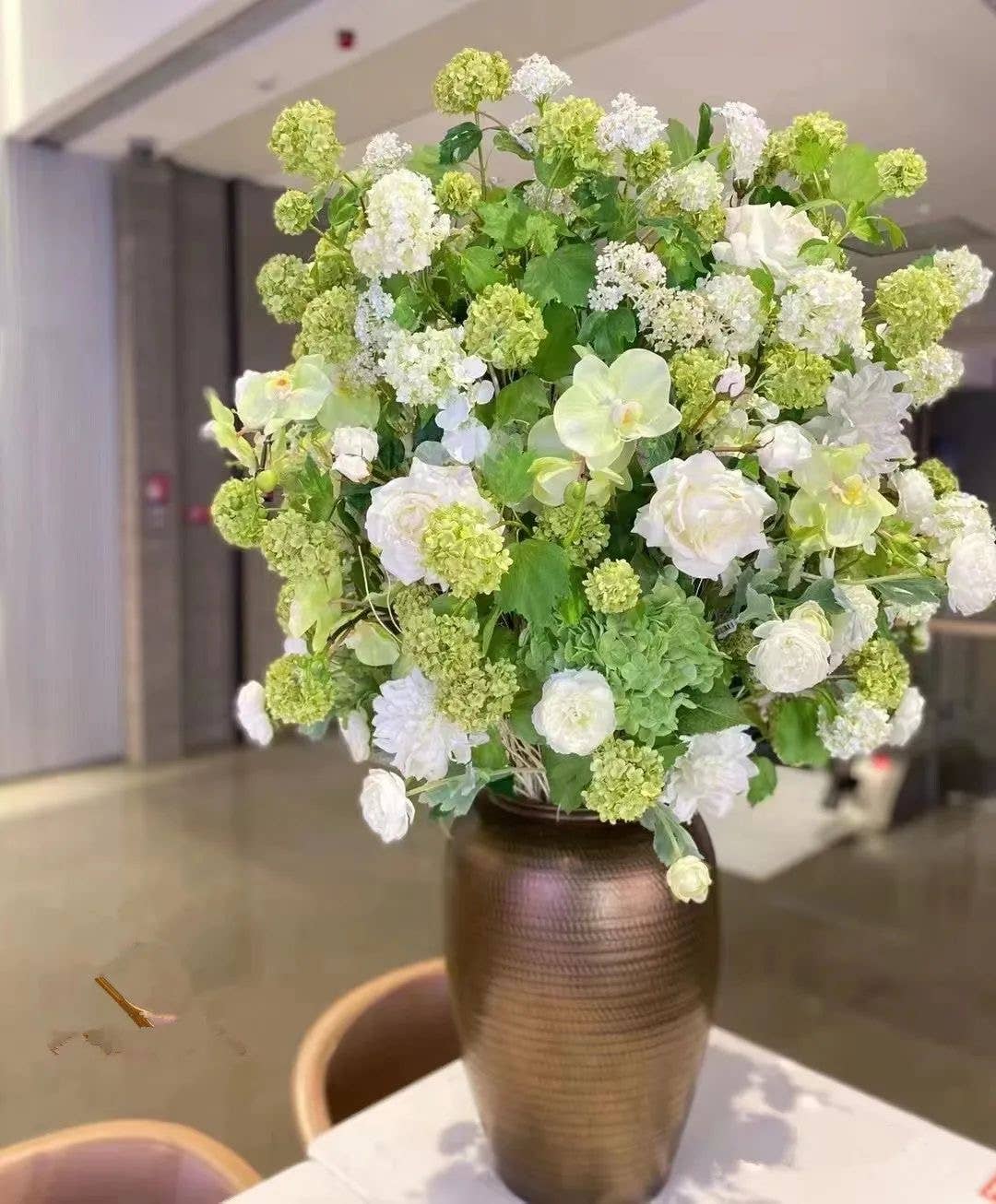 Premium Snowball Hydrangea Stem - Pale Green