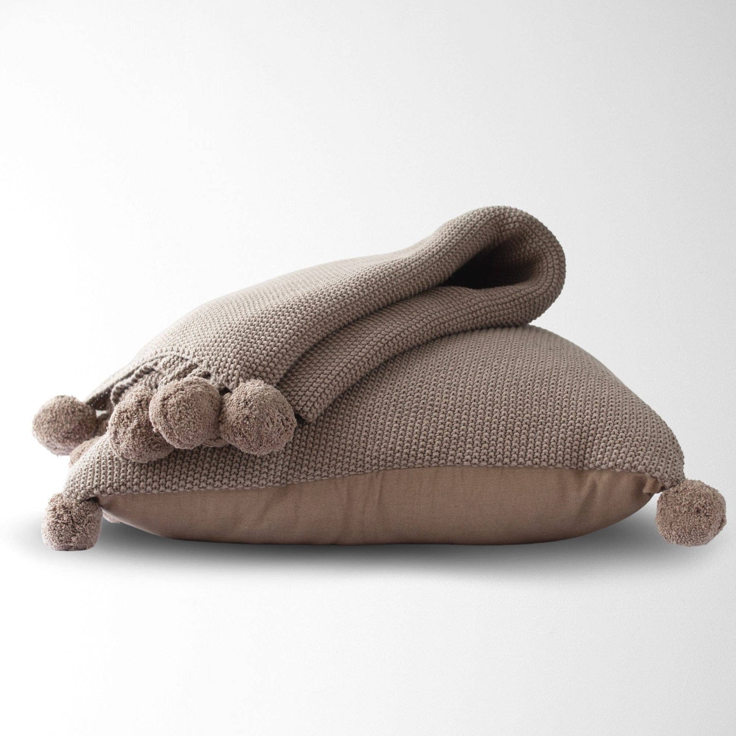 Aria Cotton Seedstitch Throw with Pompoms: Mushroom
