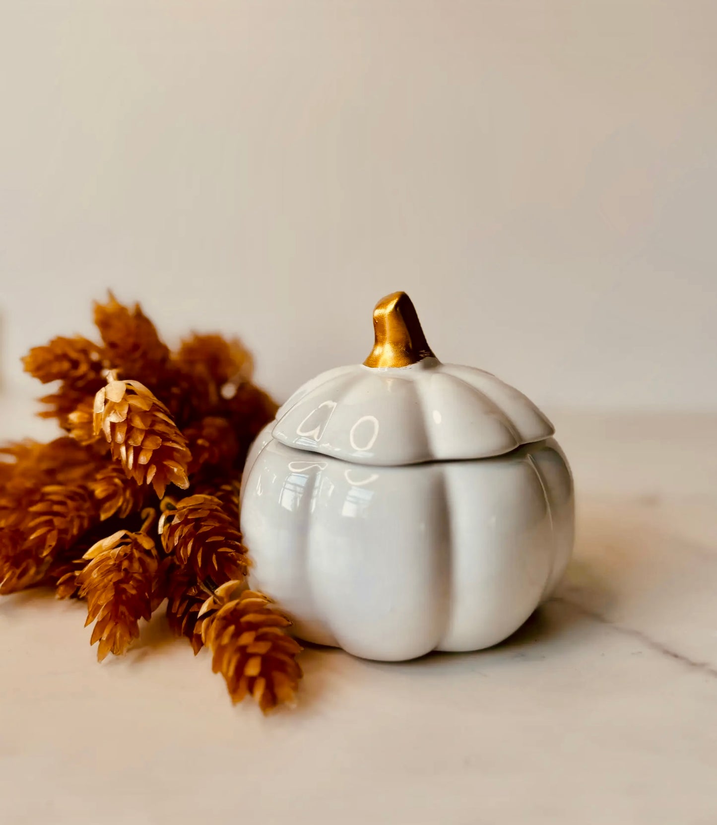 White Pumpkin Candle w/ lid 8 oz.