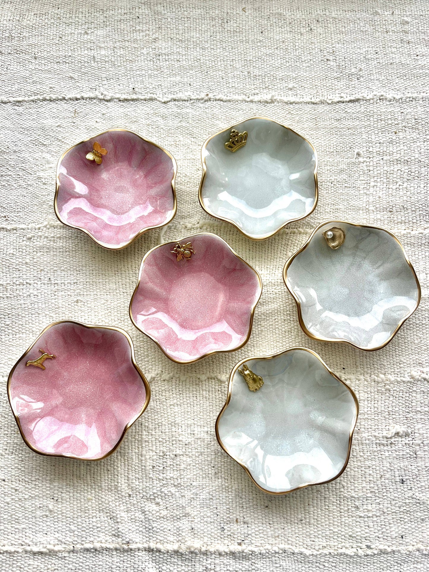 Lotus Ceramic Dish: Pink / Butterfly