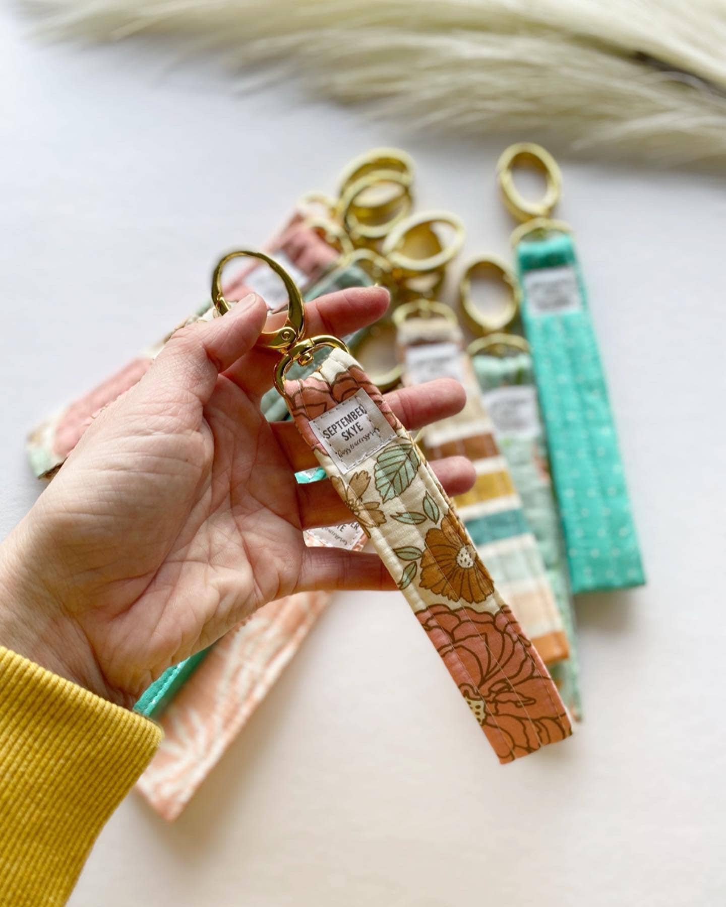 Key fob: Vintage floral