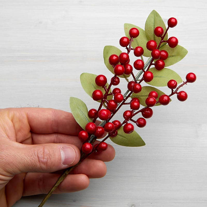 7"  Winterberry Pick