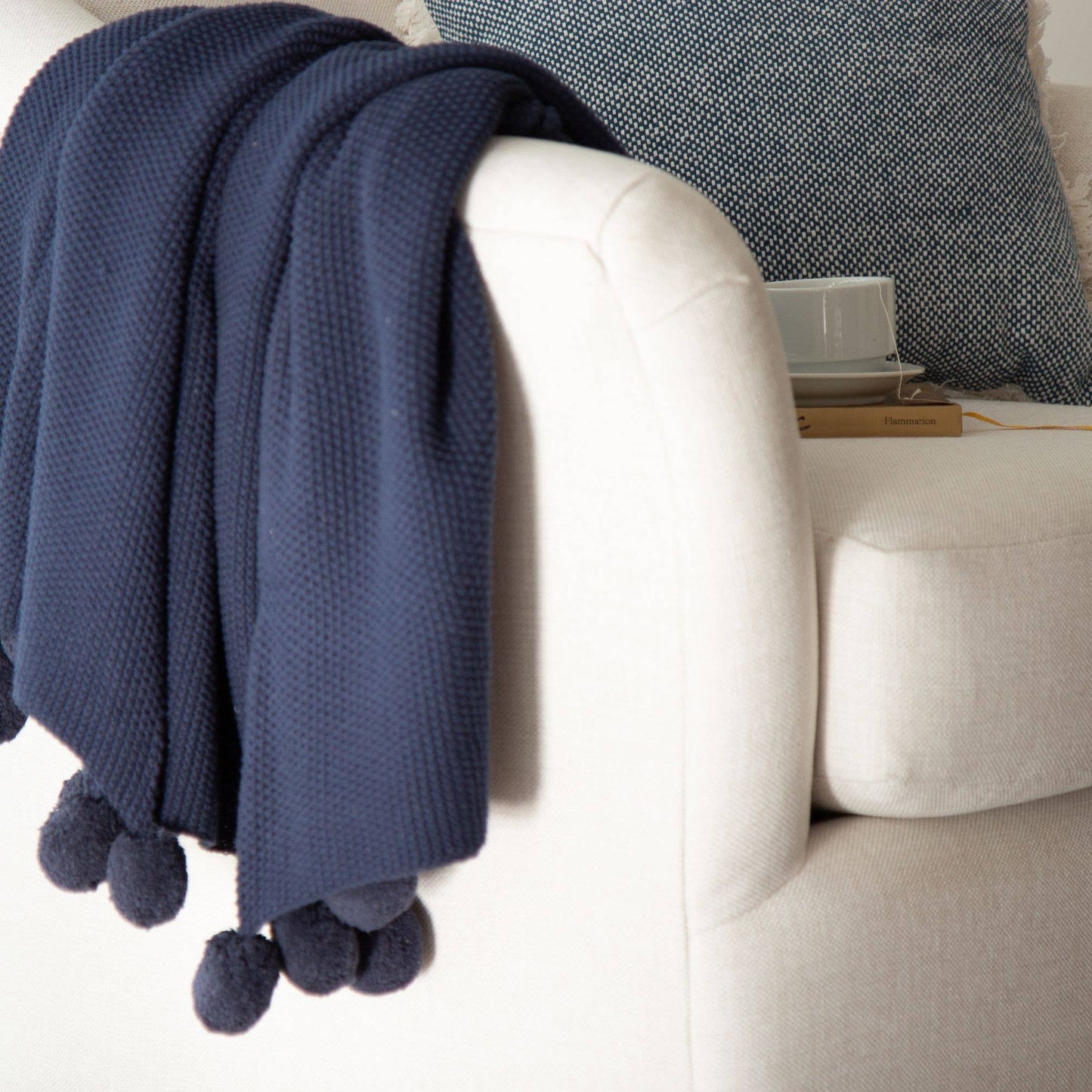 Aria Cotton Seedstitch Throw with Pompoms: Mushroom
