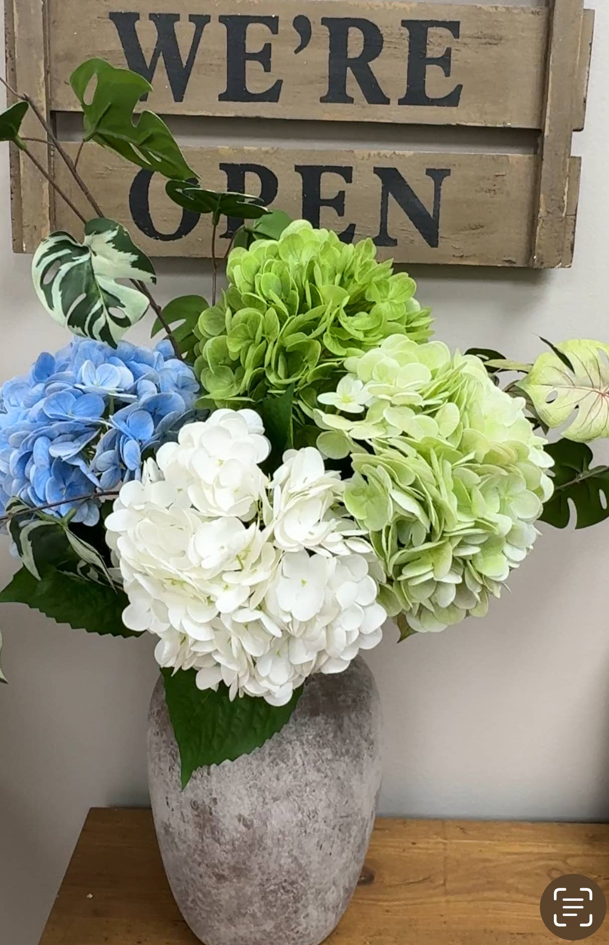 18" Real Touch Hydrangea