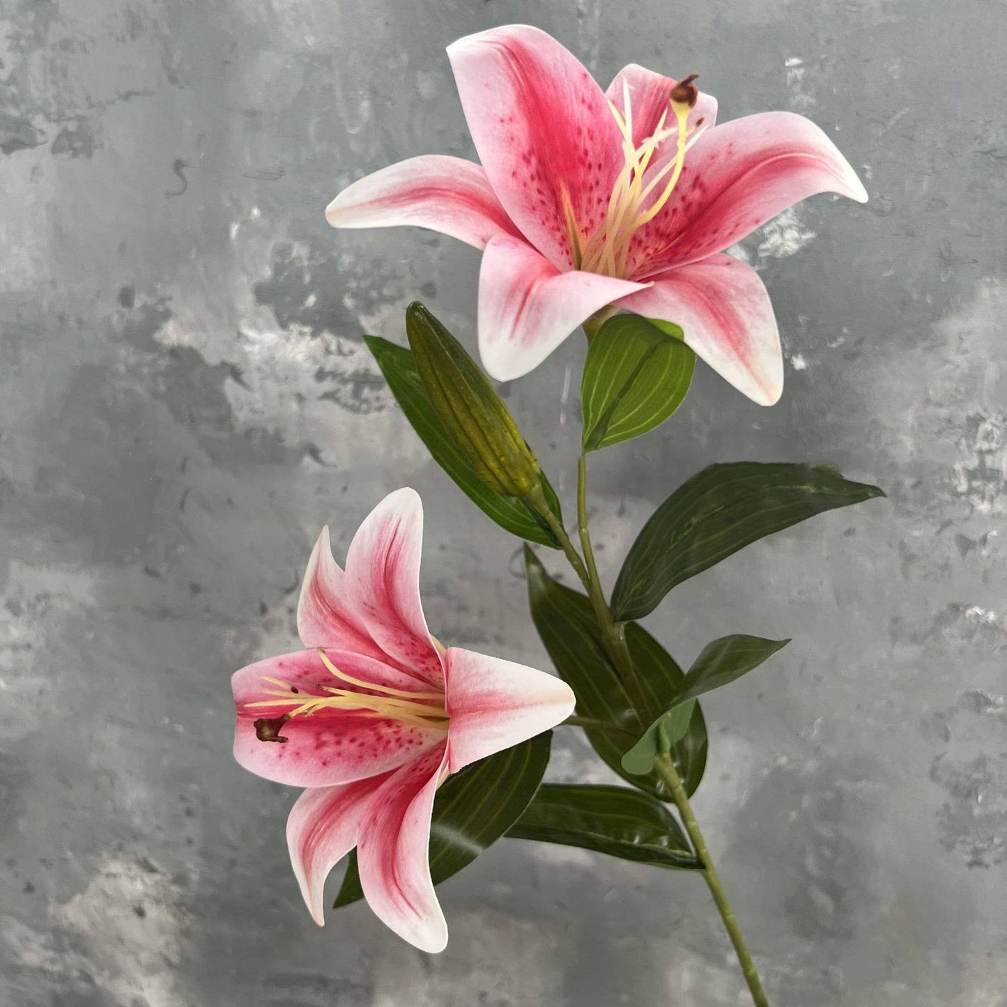 23'' Natural Touch Lilies
