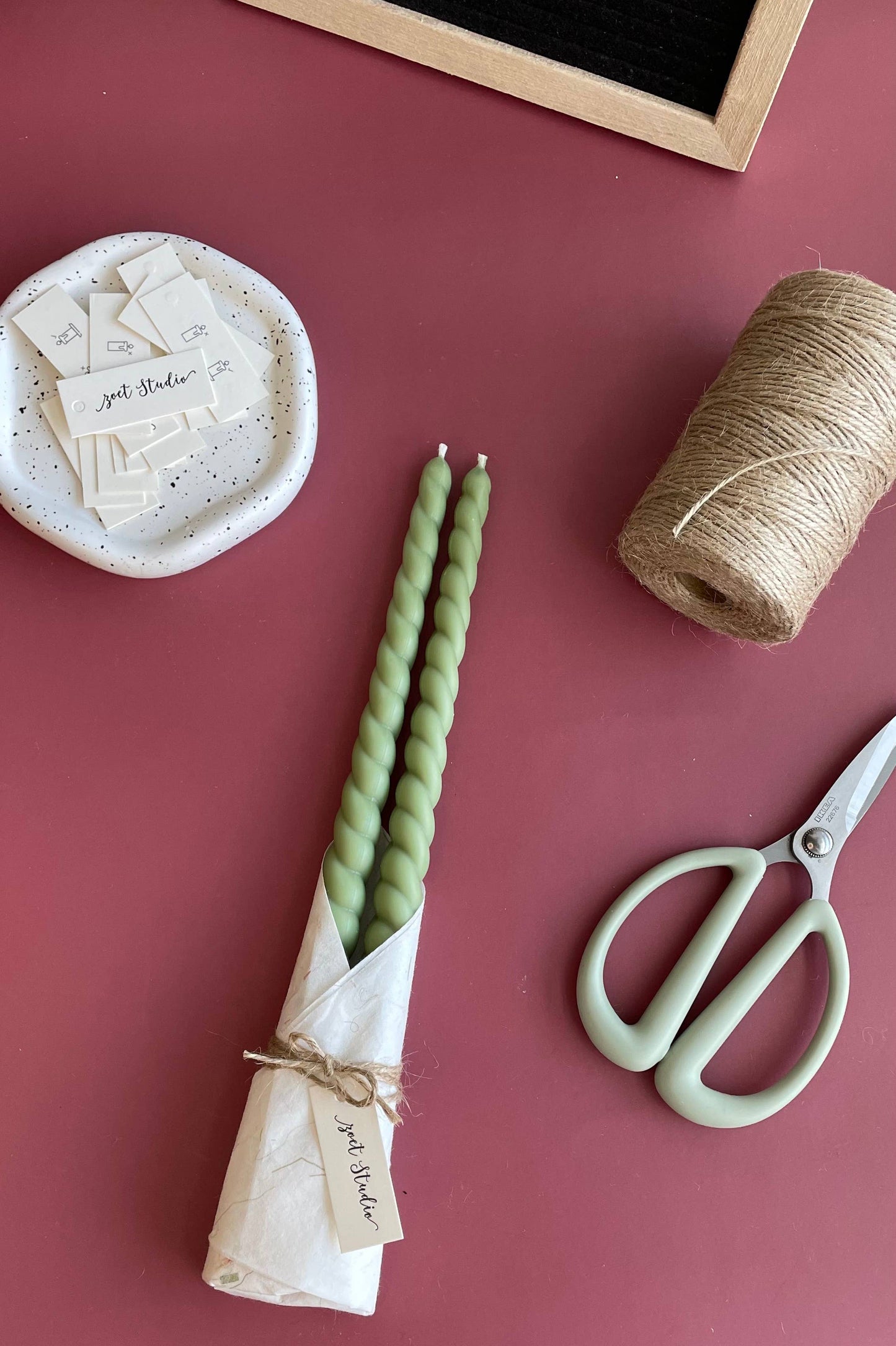 Twisted taper candle pr/ Beeswax & Soy Wax: Cream White
